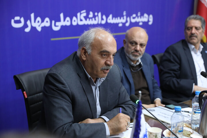 نشست مشترک کمیسیون آموزش تحقیقات و فناوری با رئیس دانشگاه ملی مهارت