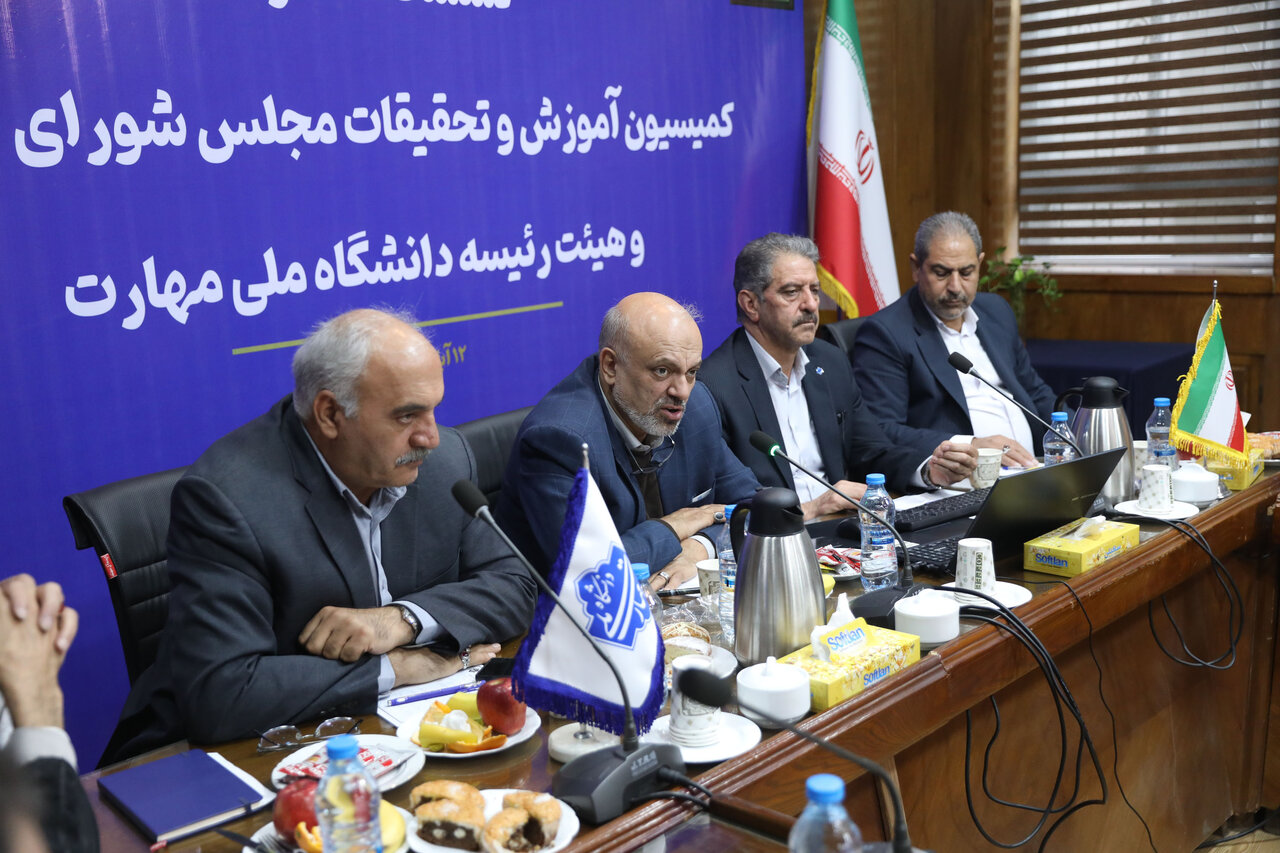 منادیسفیدان: مهارتافزایی، مسیر اصلی رشد اقتصادی کشور است/ رئیس دانشگاه ملی مهارت: شبکه ملی مهارت، محور تحول در آموزشهای فنی و حرفهای خواهد بود