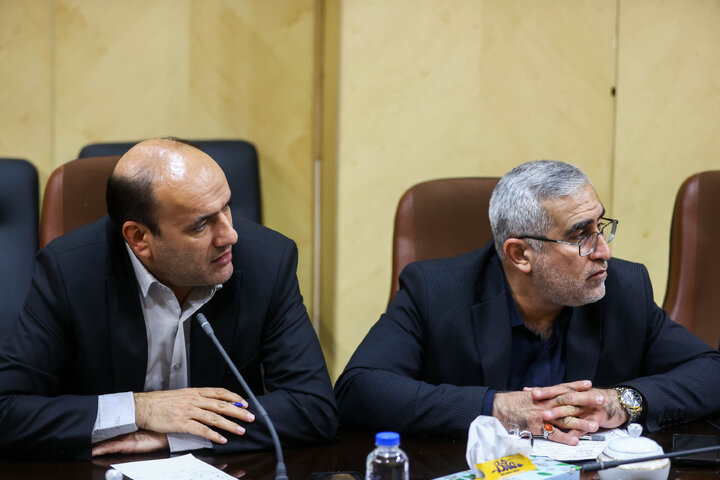 نشست فراکسیون توسعه متوازن با حضور وزیر اقتصاد