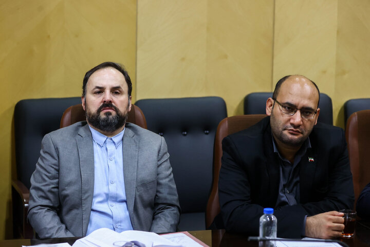 نشست فراکسیون توسعه متوازن با حضور وزیر اقتصاد