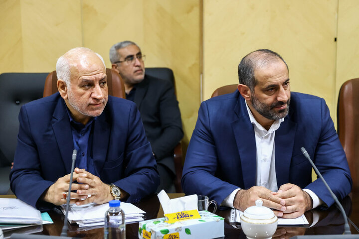 نشست فراکسیون توسعه متوازن با حضور وزیر اقتصاد