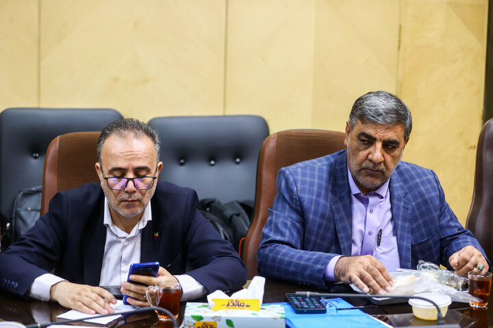 نشست فراکسیون توسعه متوازن با حضور وزیر اقتصاد