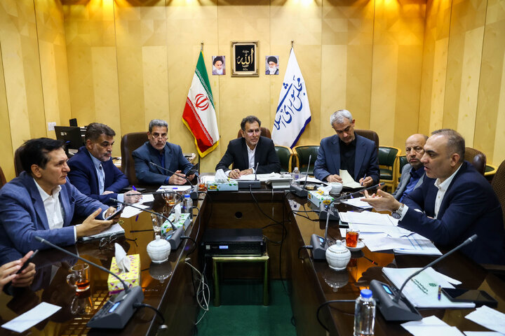 نشست فراکسیون توسعه متوازن با حضور وزیر اقتصاد