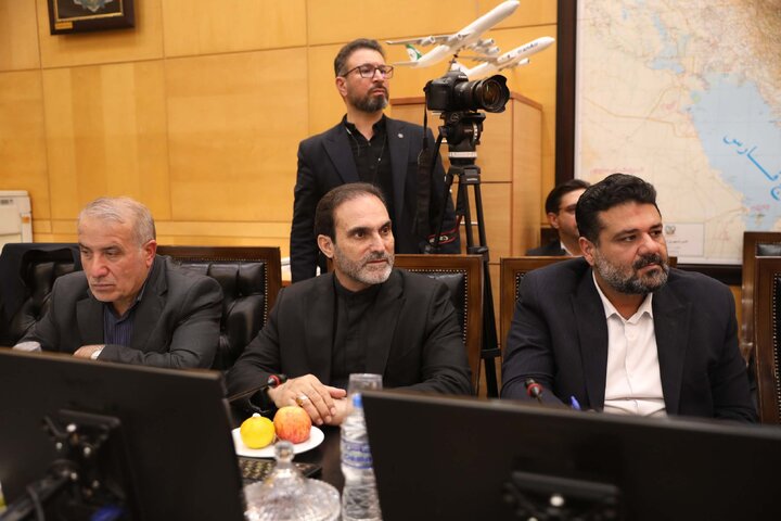 نشست اعضای کمیسیون عمران با حضور حسین زاده معاون رئیس جمهور