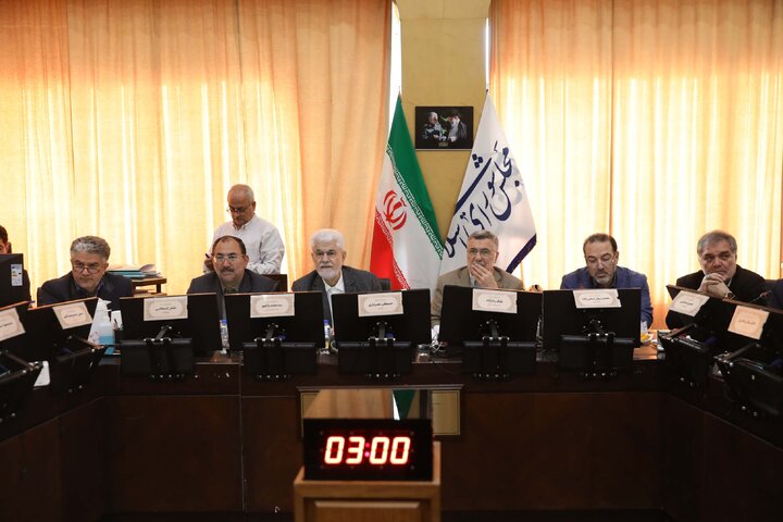 نشست اعضای کمیسیون بهداشت با حضور وزیر بهداشت و درمان