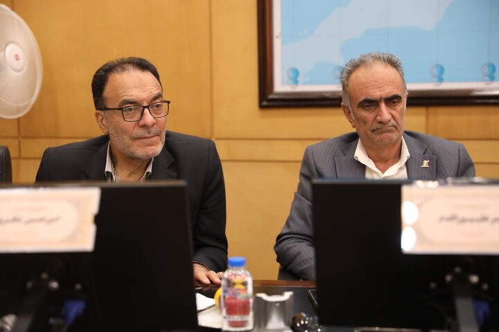 نشست اعضای کمیسیون بهداشت با حضور وزیر بهداشت و درمان