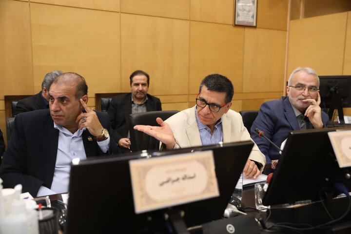 نشست اعضای کمیسیون بهداشت با حضور وزیر بهداشت و درمان