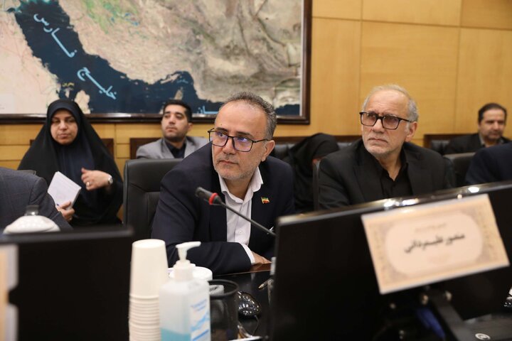 نشست اعضای کمیسیون بهداشت با حضور وزیر بهداشت و درمان