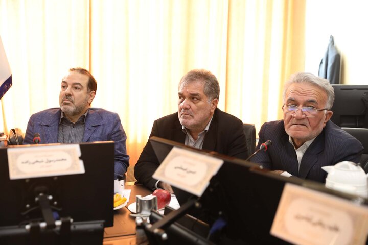 نشست اعضای کمیسیون بهداشت با حضور وزیر بهداشت و درمان