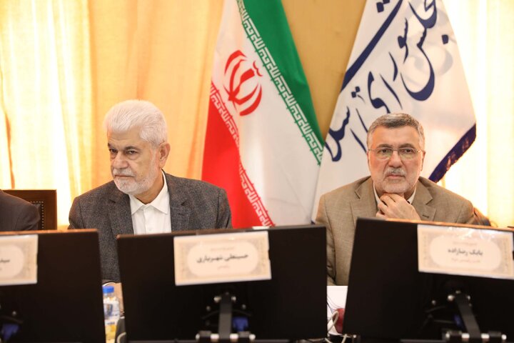 نشست اعضای کمیسیون بهداشت با حضور وزیر بهداشت و درمان