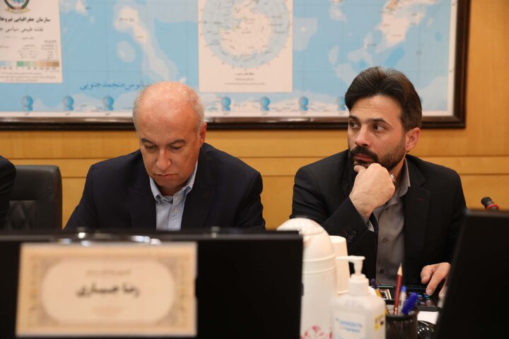 نشست اعضای کمیسیون بهداشت با حضور وزیر بهداشت و درمان