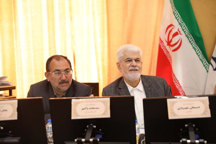 نشست اعضای کمیسیون بهداشت با حضور وزیر بهداشت و درمان