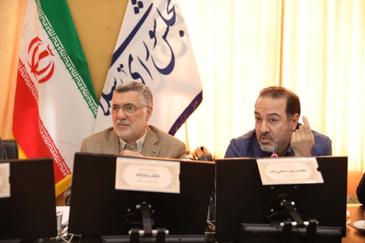 نشست اعضای کمیسیون بهداشت با حضور وزیر بهداشت و درمان