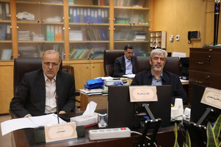 نشست اعضای کمیسیون اقتصادی با حضور وزیر آموزش و پرورش