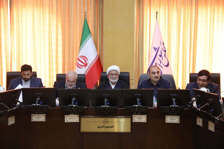 نشست اعضای کمیسیون انرژی با حضور وزیر نیرو
