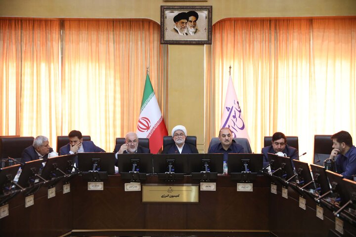 نشست اعضای کمیسیون انرژی با حضور وزیر نیرو