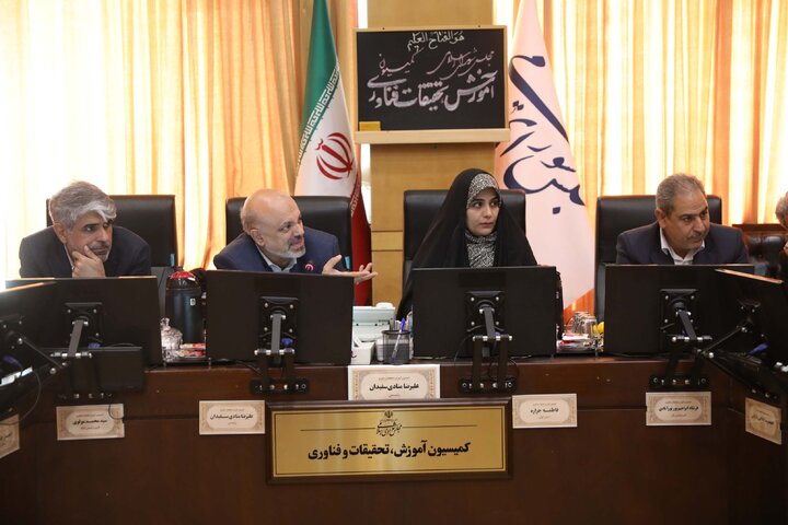 نشست 13 آبان اعضای کمیسیون آموزش