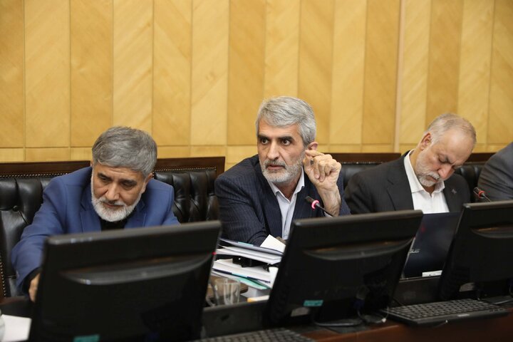 نشست اعضای کمیسیون برنامه و بودجه با حضور وزرای علوم و آموزش و پرورش