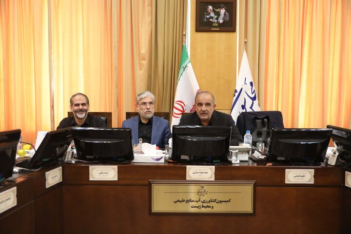 نشست اعضای کمیسیون کشاورزی با حضور وزیر علوم