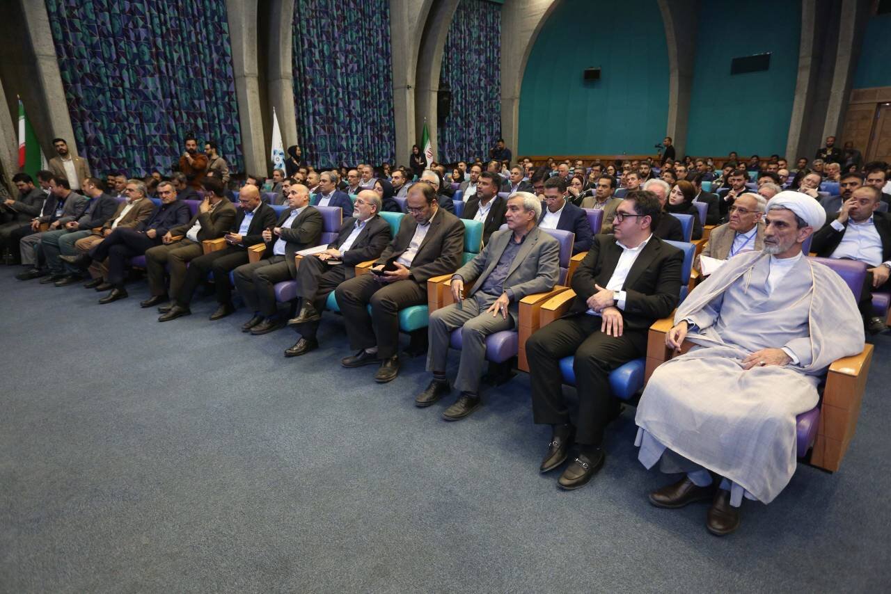 مجلس آماده همکاری کامل با فعالان اقتصادی است