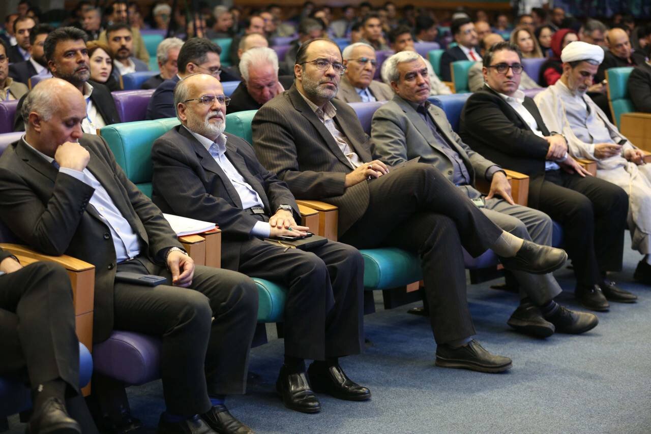 مجلس آماده همکاری کامل با فعالان اقتصادی است