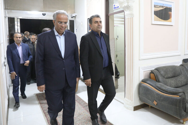 استقبال استاندار استان سیستان و بلوچستان از اعضای کمیسیون اجتماعی در بدو ورود به این استان