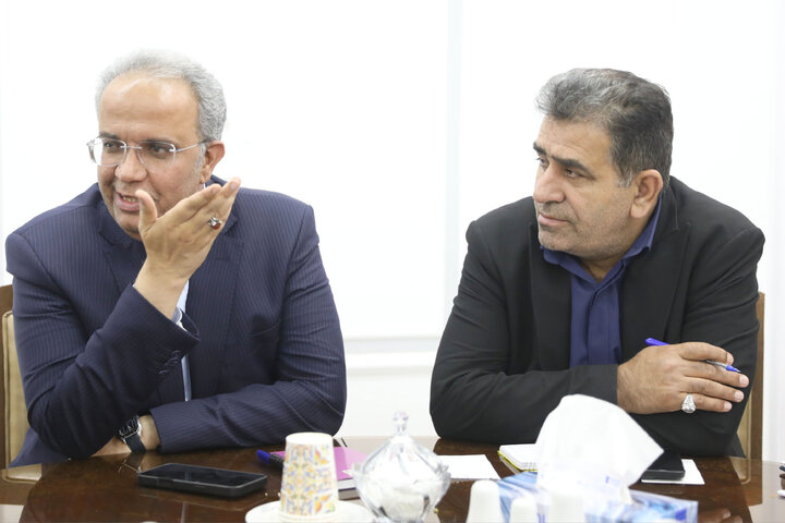 استقبال استاندار استان سیستان و بلوچستان از اعضای کمیسیون اجتماعی در بدو ورود به این استان