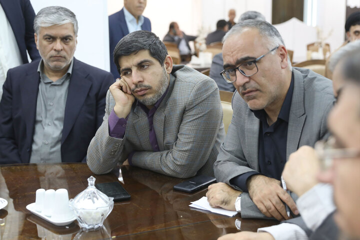 استقبال استاندار استان سیستان و بلوچستان از اعضای کمیسیون اجتماعی در بدو ورود به این استان