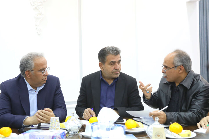 استقبال استاندار استان سیستان و بلوچستان از اعضای کمیسیون اجتماعی در بدو ورود به این استان