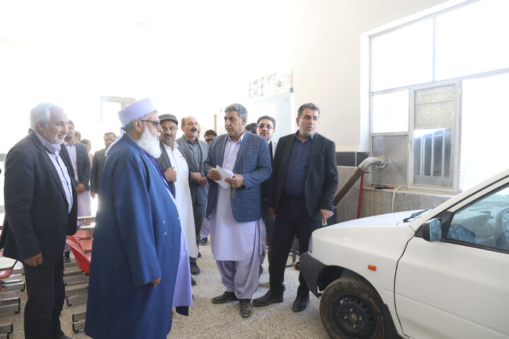 بازدید اعضای کمیسیون اجتماعی از مرکز آموزش فنی و حرفه ای شهر خاش