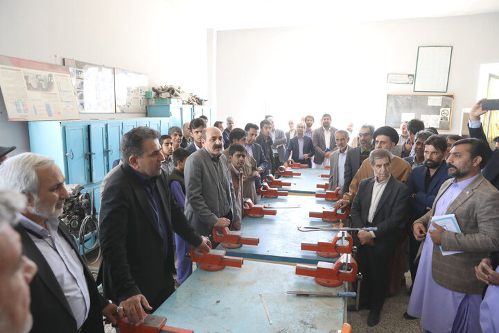بازدید اعضای کمیسیون اجتماعی از مرکز آموزش فنی و حرفه ای شهر خاش