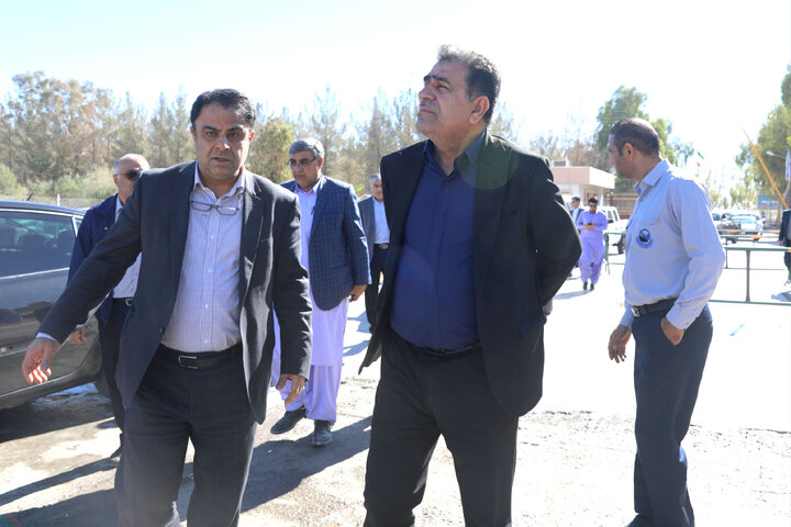 بازدید اعضای کمیسیون اجتماعی از کارخانه سیمان خاش