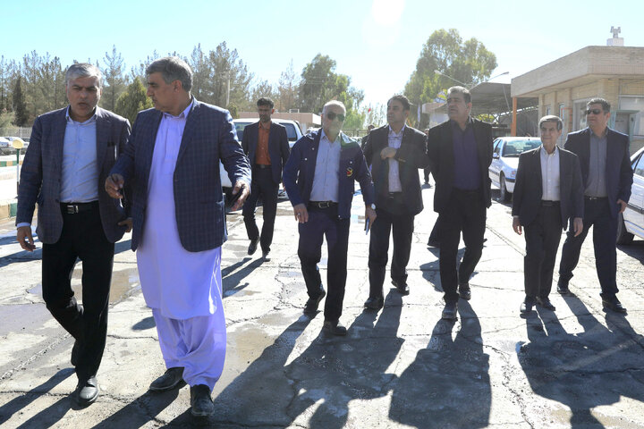 بازدید اعضای کمیسیون اجتماعی از کارخانه سیمان خاش