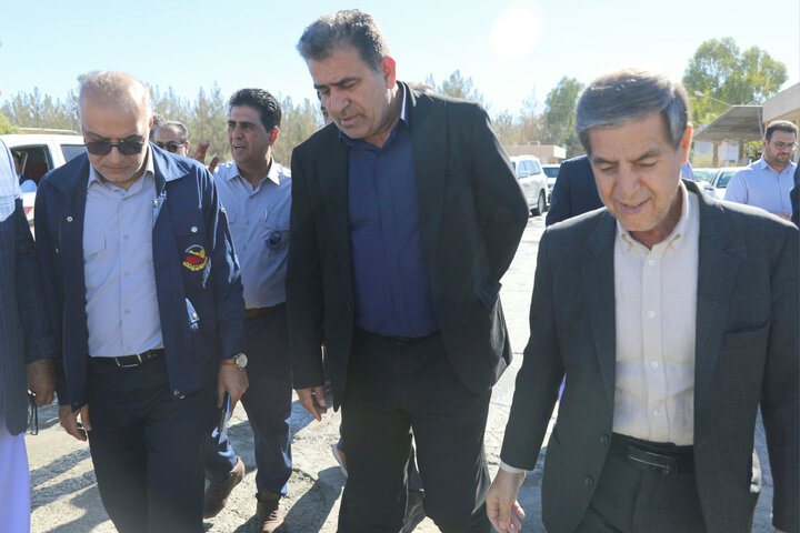 بازدید اعضای کمیسیون اجتماعی از کارخانه سیمان خاش