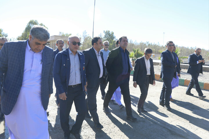 بازدید اعضای کمیسیون اجتماعی از کارخانه سیمان خاش