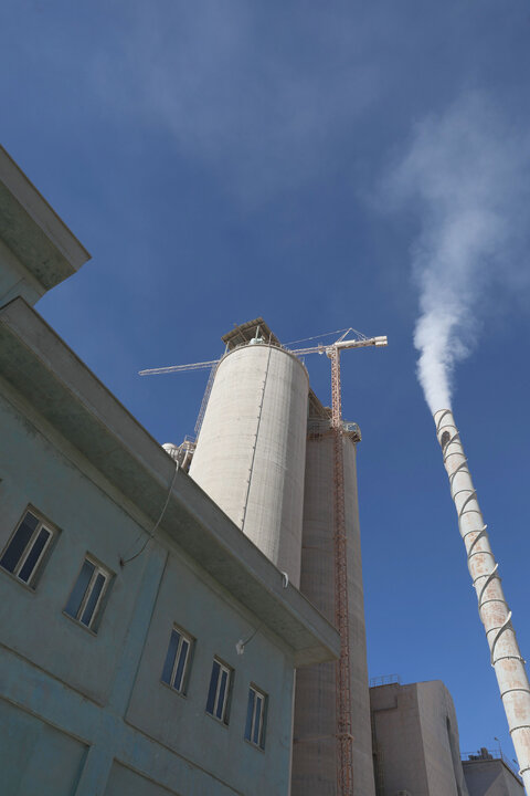 بازدید اعضای کمیسیون اجتماعی از کارخانه سیمان خاش