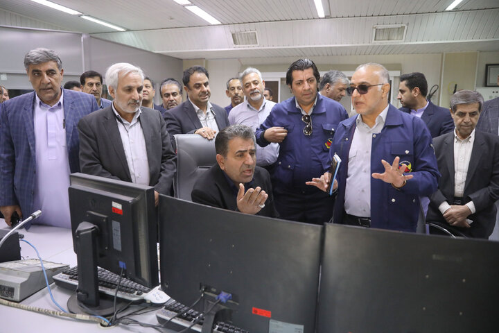 بازدید اعضای کمیسیون اجتماعی از کارخانه سیمان خاش