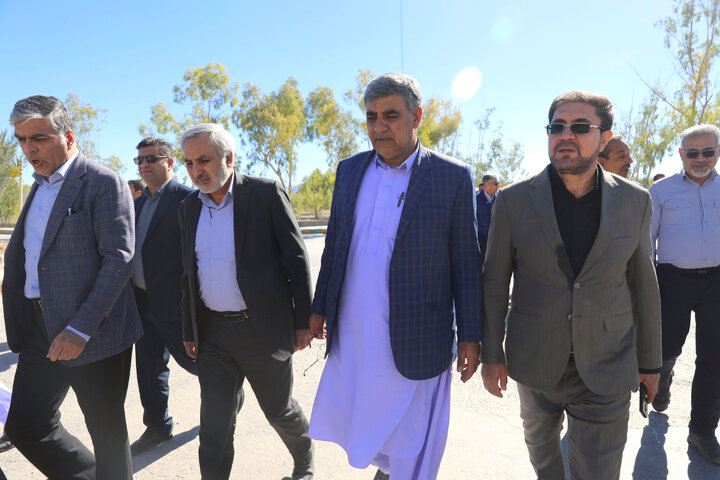 بازدید اعضای کمیسیون اجتماعی از کارخانه سیمان خاش