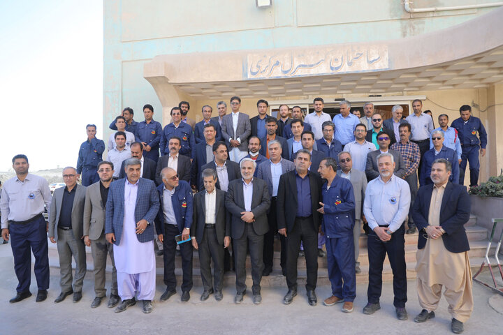 بازدید اعضای کمیسیون اجتماعی از کارخانه سیمان خاش