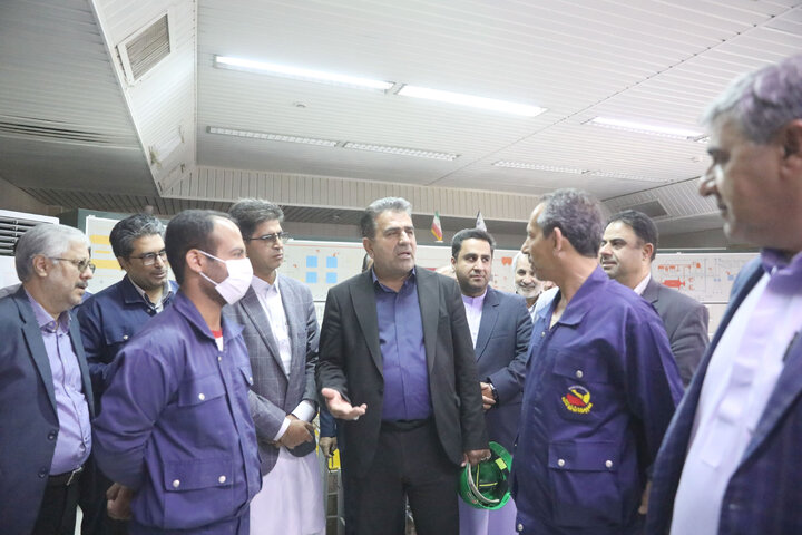 بازدید اعضای کمیسیون اجتماعی از کارخانه سیمان خاش