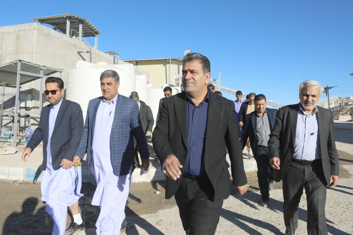 بازدید اعضای کمیسیون اجتماعی از معدن و کارخانه طلای صدر تفتان