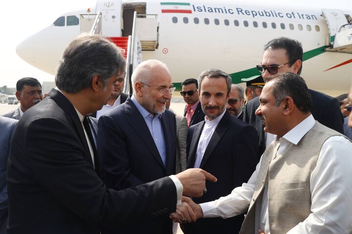 استقبال از دکتر در کراچی