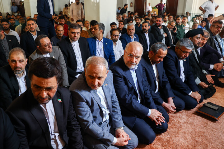 حضور و سخنرانی دکتر قالیباف در نماز جمعه شهر کراچی پاکستان