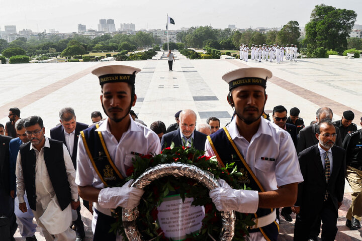 حضور دکتر قالیباف بر سر مزار محمدعلی جناح قائد اعظم پاکستان - کراچی