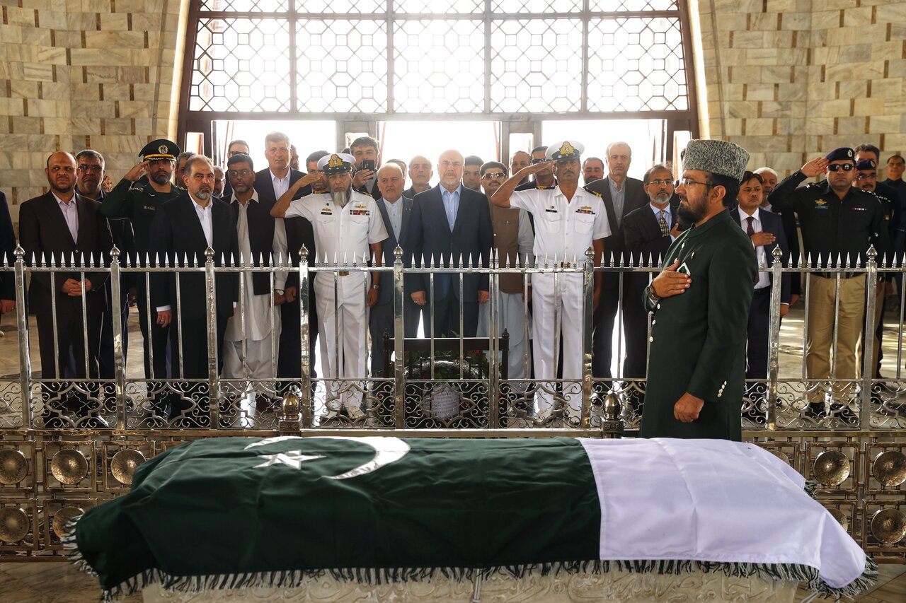 ادای احترام دکتر قالیباف به محمدعلی جناح «قائد اعظم»