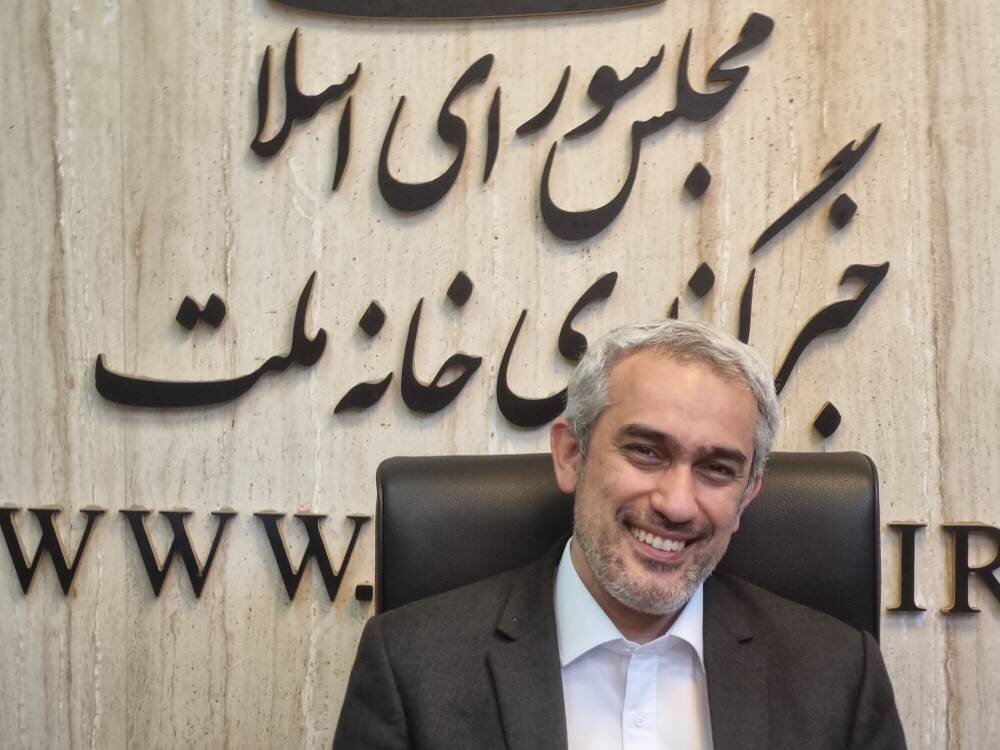 تلاش برای عملیاتی کردن احکام برنامه هفتم/ ارسال لایحه مناطق آزاد به مجلس طی سه ماه آینده/ بورس وضعیت متعادلی دارد/اعتقادی به رها کردن اقتصاد کلان ندارم