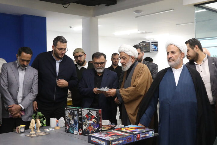 بازدید اعضای کمیسیون فرهنگی از مجموعه کارستان بهارستان حوزه هنری