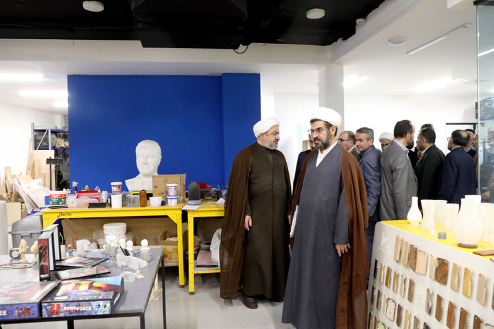 بازدید اعضای کمیسیون فرهنگی از مجموعه کارستان بهارستان حوزه هنری