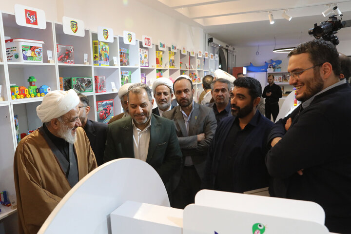 بازدید اعضای کمیسیون فرهنگی از مجموعه کارستان بهارستان حوزه هنری