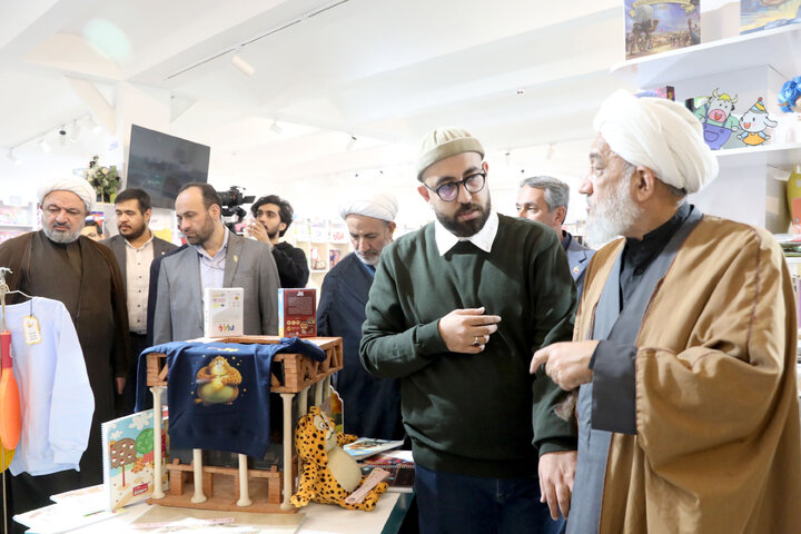 بازدید اعضای کمیسیون فرهنگی از مجموعه کارستان بهارستان حوزه هنری